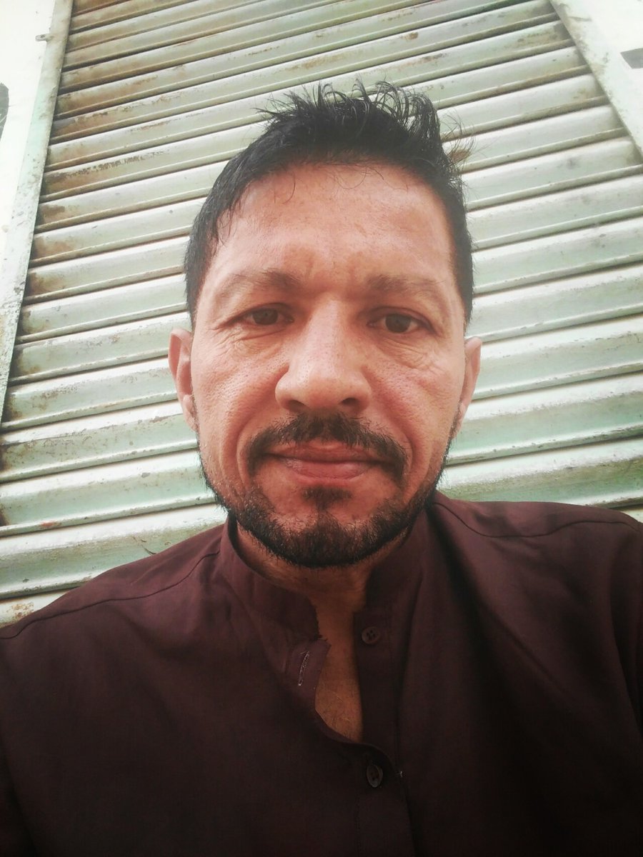 aashique_rind's tweet photo. کسی کو قائل کرنے کے لیئے😊مسکرانا پہلا قدم ہے https://t.co/l6x8C1jgKC