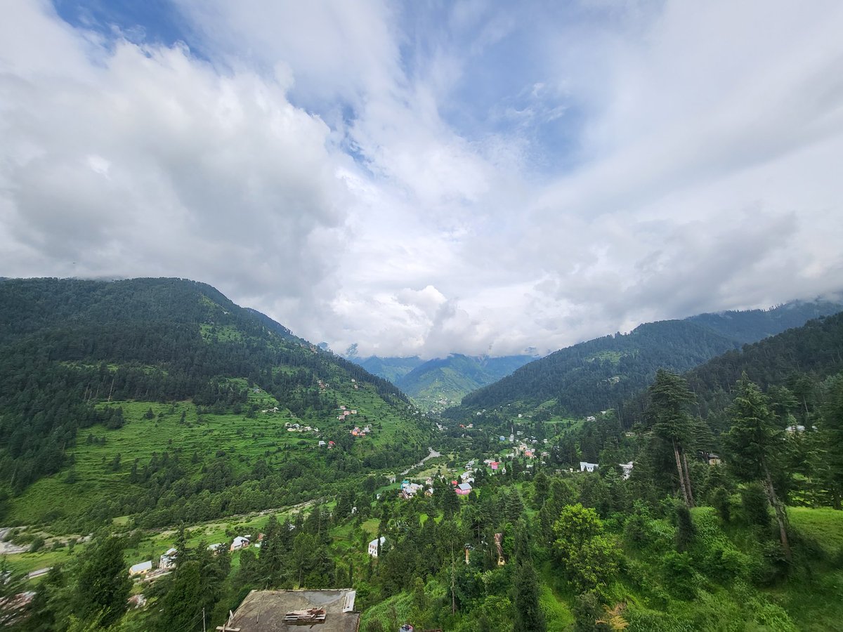 mussarat_zia's tweet photo. Bhaderwah, my native place! Little more connectivity, and it will rise like a phoenix. https://t.co/Ip1ieZvGrH