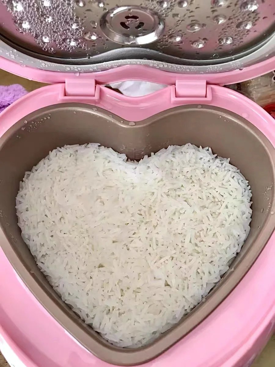 dyla🦭. on X: Gift to your special person a pink heart-shaped rice cooker  ♥️🔥   / X