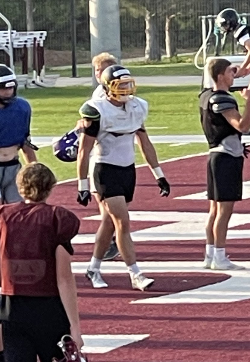 jburton56_'s tweet photo. thanks for the great camp today @WesCoomes https://t.co/yMIwBo9cFY