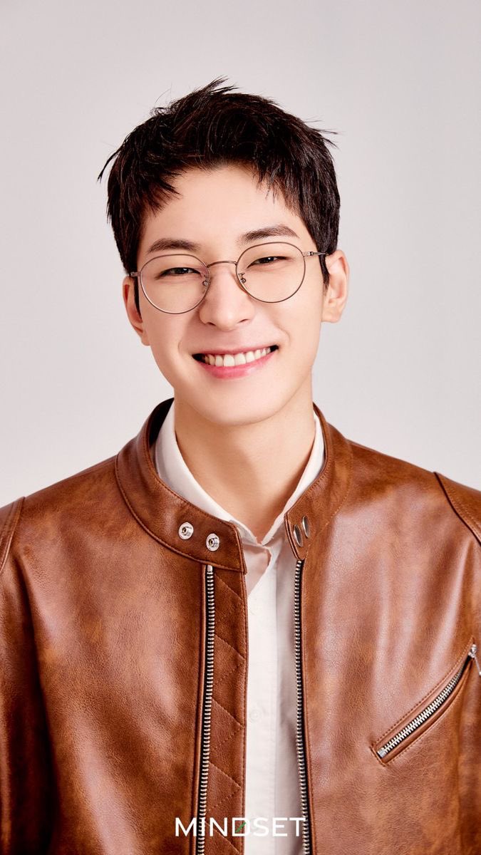 sunwoniee07's tweet photo. @kimingyuzone @mashikyuu12 @pledis_17 HAPPY JEON WONWOO DAY! 
#생_Vv전원우vV_축
#GAM3BO1_WONWOO_DAY
@pledis_17 https://t.co/RxmvwYsOl4