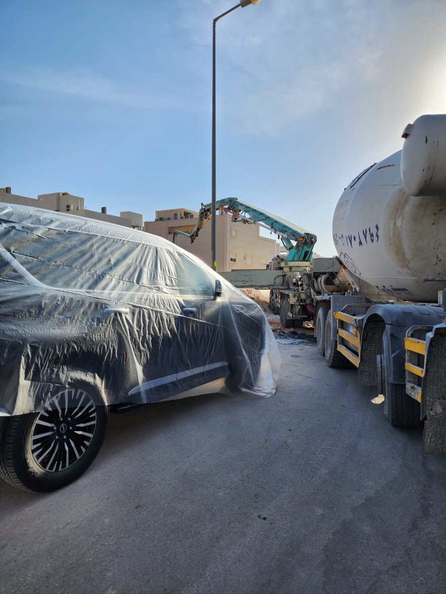 MESHAL_ARCH_SQ's tweet photo. إحترام الجيران مطلوب 👍🏻

ويعكس حرص المالك وحرص 
فريق @LABENAT_GROUP عليهم✅

الله يعطيهم العافية 🤍

من مشاريعنا في عرقة صبة قواعد ولبشة قبو 👏🏻 https://t.co/X3hgW7pbeh