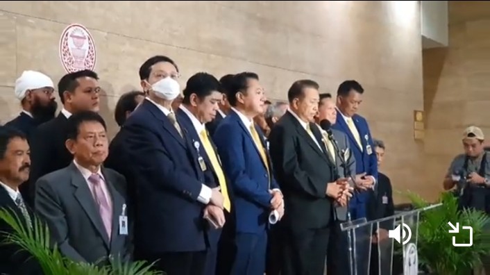 ส.ว.ไม่ทน‼️ เดินหน้าดำเนินคดี

'เสรี' นำทัพ ส.ว. ฟ้องเอาผิดคนหมิ่นประมาทให้ร้าย ส.ว.

เปิดชื่อนำร่อง ฟ้อง.. 2 ทนายดัง

-ทนายเดชา
-ทนายอั๋น

#ปิดสวิตช์สว 
#เมียน้อยสว 
#นายกส้มหล่น