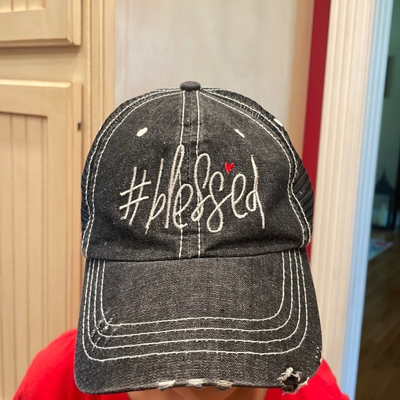 So good I had to share! Check out all the items I'm loving on <a href="/Poshmarkapp/">Poshmark</a> #poshmark #fashion #style #shopmycloset #bobbibrown: posh.mk/e9dJK65XuBb