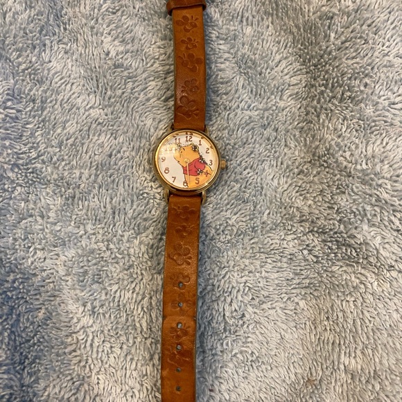 FlippinPhoenix's tweet photo. So good I had to share! Check out all the items I'm loving on @Poshmarkapp #poshmark #fashion #style #shopmycloset #bananarepublic #timex #zara: https://t.co/qr7VX4s2AE https://t.co/wZnzoxN8vY