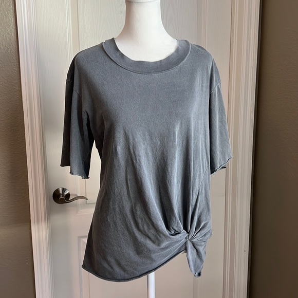 writersmiley's tweet image. So good I had to share! Check out all the items I'm loving on @Poshmarkapp from @whimsynsuch #poshmark #fashion #style #shopmycloset #stateside #wintersilks: posh.mk/40MitmdYuBb