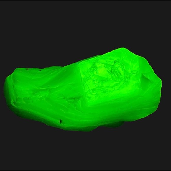 writersmiley's tweet image. So good I had to share! Check out all the items I'm loving on @Poshmarkapp from @whimsynsuch #poshmark #fashion #style #shopmycloset #stateside #wintersilks: posh.mk/40MitmdYuBb