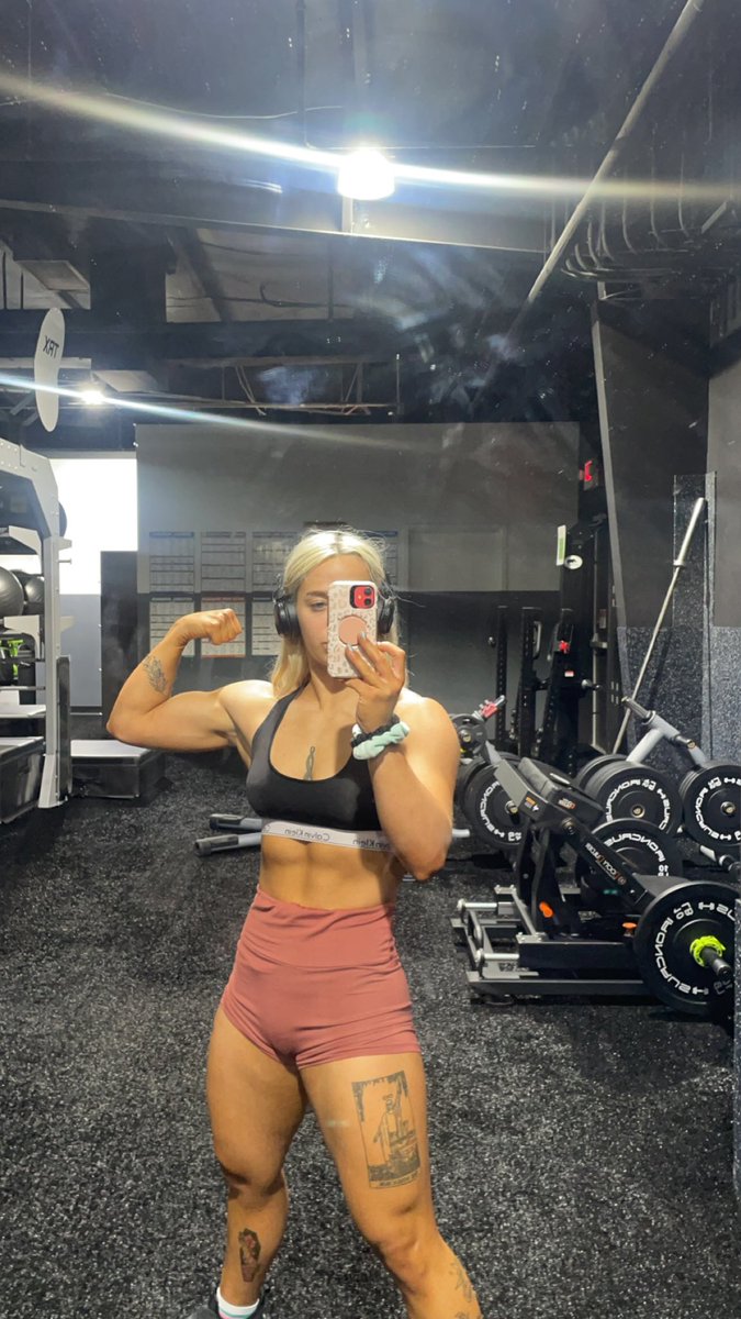 Female Muscle Fan on Twitter: "RT @ivy_malibu: Muscle Malibabe back at it 💪🏼"