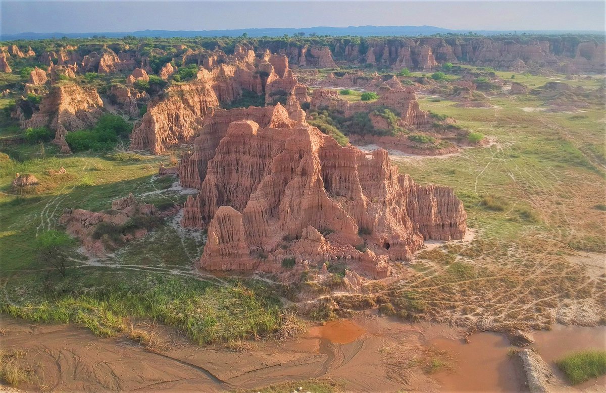 BeautyPakistani's tweet photo. Chakwal Canyons. Pakistan. https://t.co/2vhBzQouhN