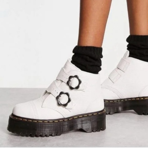 So good I had to share! Check out all the items I'm loving on <a href="/Poshmarkapp/">Poshmark</a> #poshmark #fashion #style #shopmycloset #lululemonathletica #carhartt #drmartens: posh.mk/I9AvnAoYuBb