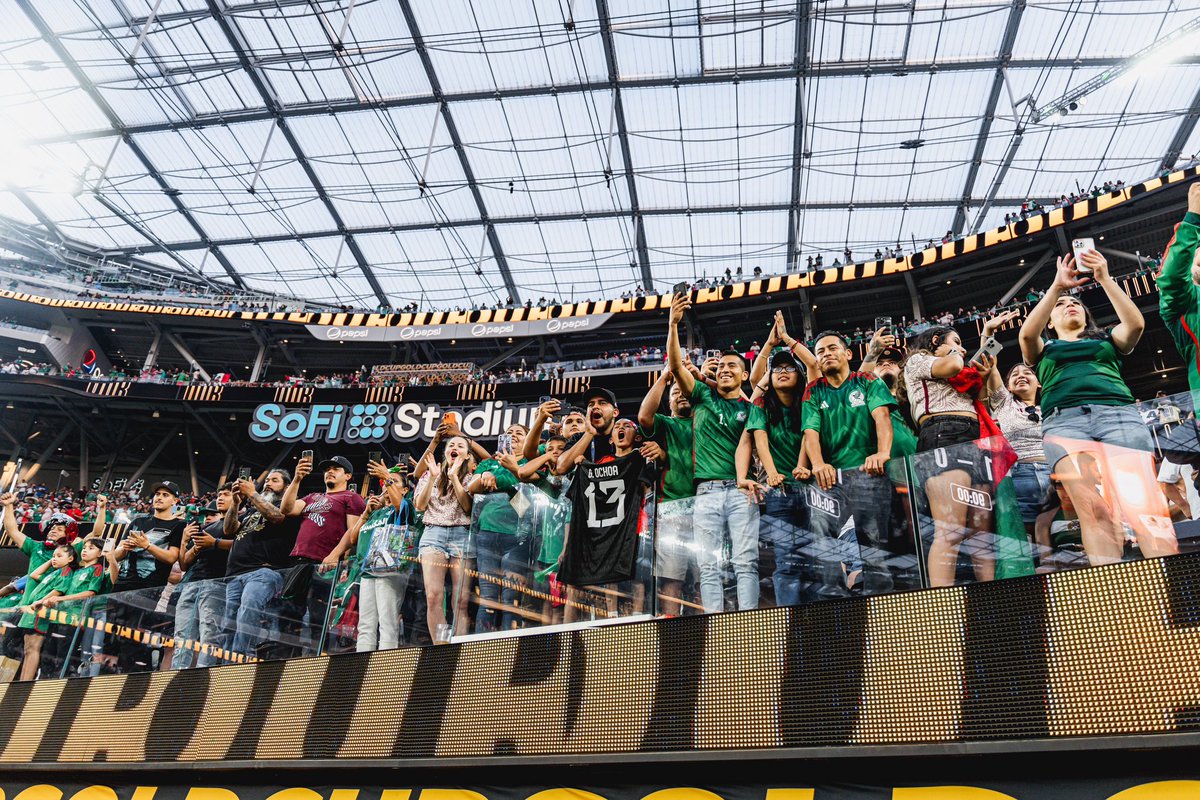SoFi Stadium tweet media