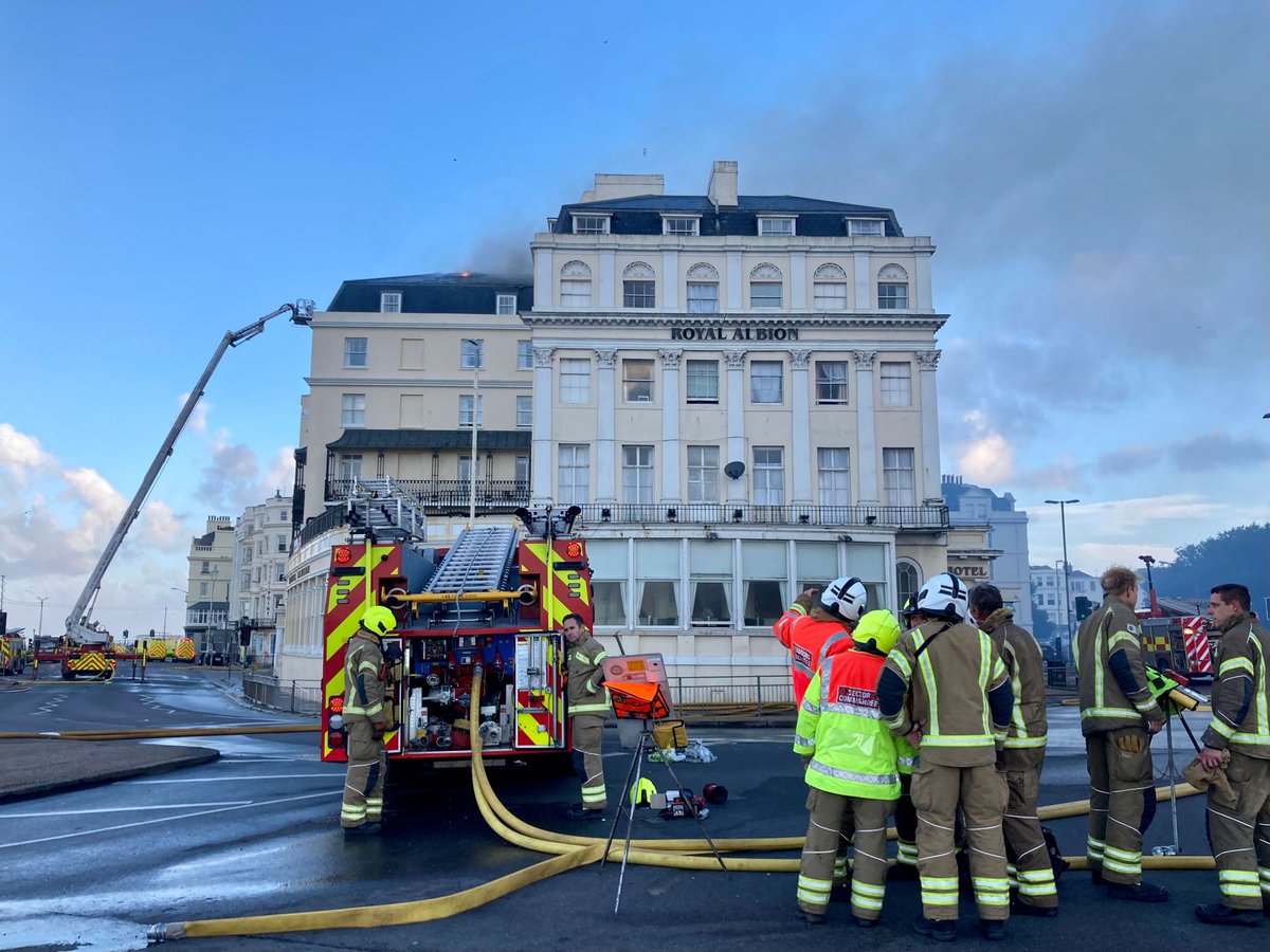 52Steyning's tweet photo. Crews still supporting our  @EastSussexFRS colleagues this morning in what has been a busy weekend for us. #wsfrs #esfrs #oneteam https://t.co/S1T99On4F5