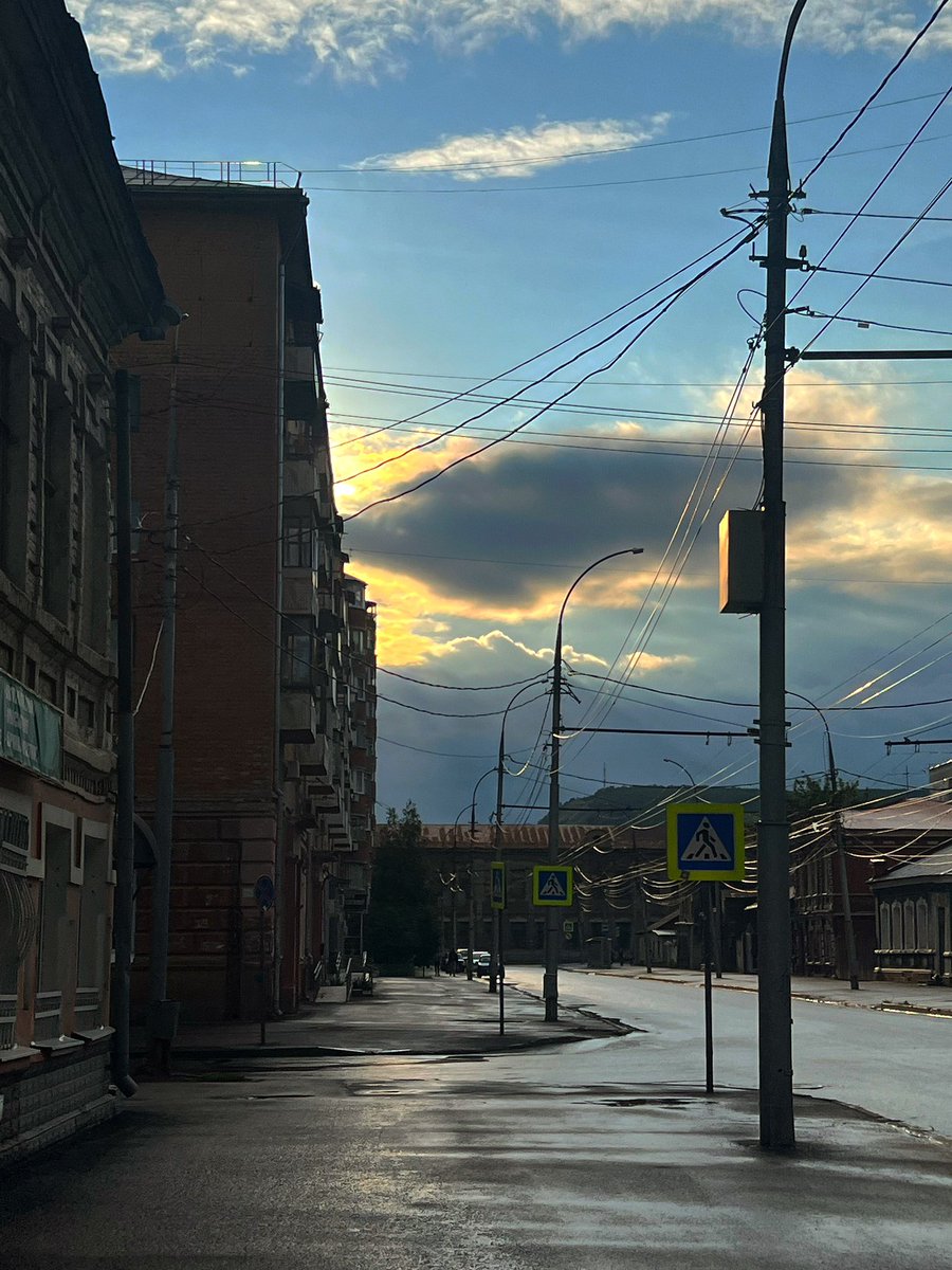 JiverGrayn's tweet photo. Я хочу вам показать Саратов с утра https://t.co/zVfwx2mZQV