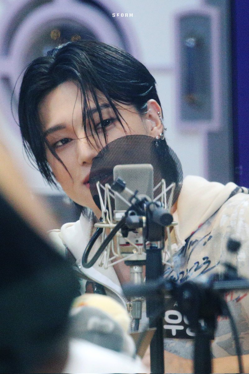 feel_the_storm's tweet photo. 230621 아이돌라디오 
#에이티즈 #우영 
#ATEEZ #WOOYOUNG https://t.co/M2wwoT63sF