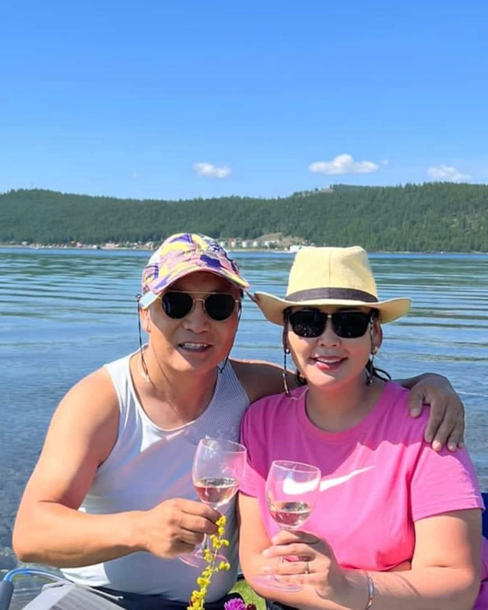 Л.Гүндалай: Энэ сайхан эмэгтэйг хажуунаасаа салгахгүй, жаргалтай байлгах гэж би чадлаарaa хичээсэн. Чадсан..... Бурхан тэнгэртээ баярлалаа....