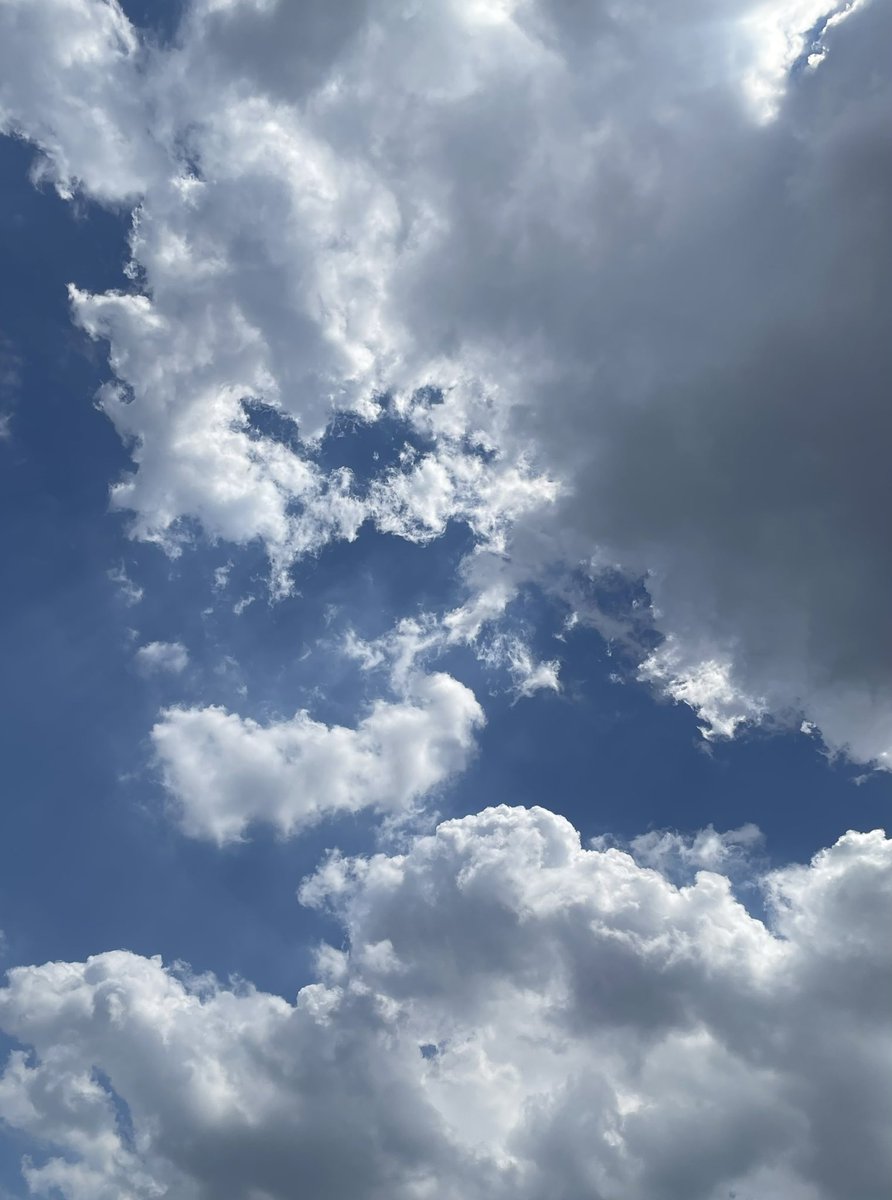 kodomo555's tweet photo. Hoje 💥＃雲#夏 https://t.co/fmO9bzEisT