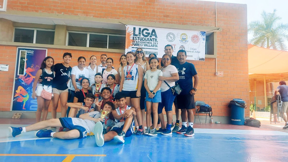 JCASTILLOCOPADO's tweet photo. Gratos momentos e inigualables aprendizajes nos dejó la Primera Liga Estudiantil de Basketbol 3x3 #PuertoVallarta. Enhorabuena a los campeones del sinodal Primavera-Verano, organizado por la Promotora Deportiva Kanin Vallarta. https://t.co/EQ8i5iGzI0