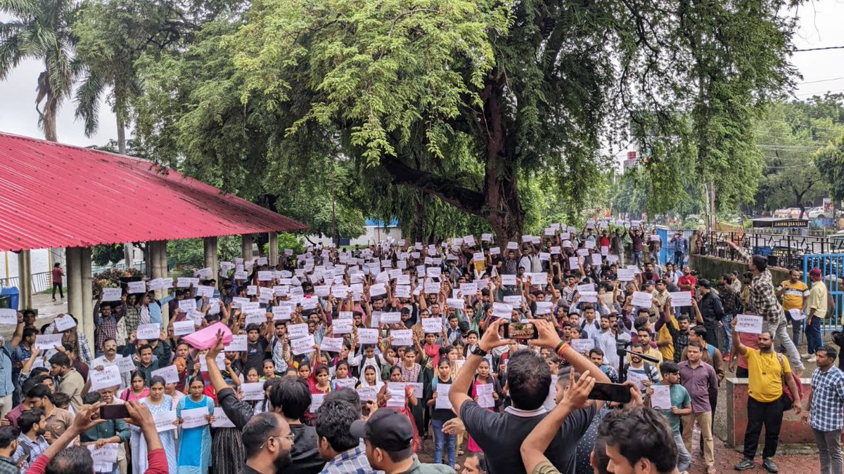 Anjali_Dubey25's tweet photo. Mehnat krke hue hm pas niyukti h ab hmara adhikar, 15 aug tak niyukti de sarkaar.. 
#justiceforselectedmppatwari
#15augjoiningmppatwari
@lallantop
@ZeeNews
@aajtak
@ChouhanShivraj
#JusticeForSelectedPatwari 
#justice_for_selected_students 
#joining_do https://t.co/ckpuVnAtZc