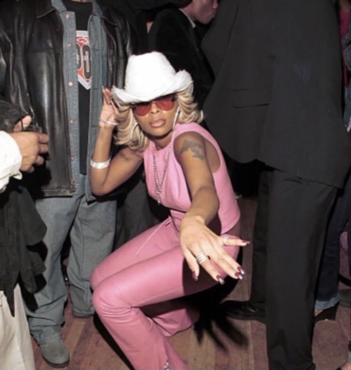 faiththegemini's tweet photo. homegirl: Bitch you better chill on the bottle 
me: girl I’m grown I can handle myself 
me, 30 minutes later: https://t.co/ZyHv6cKyKX