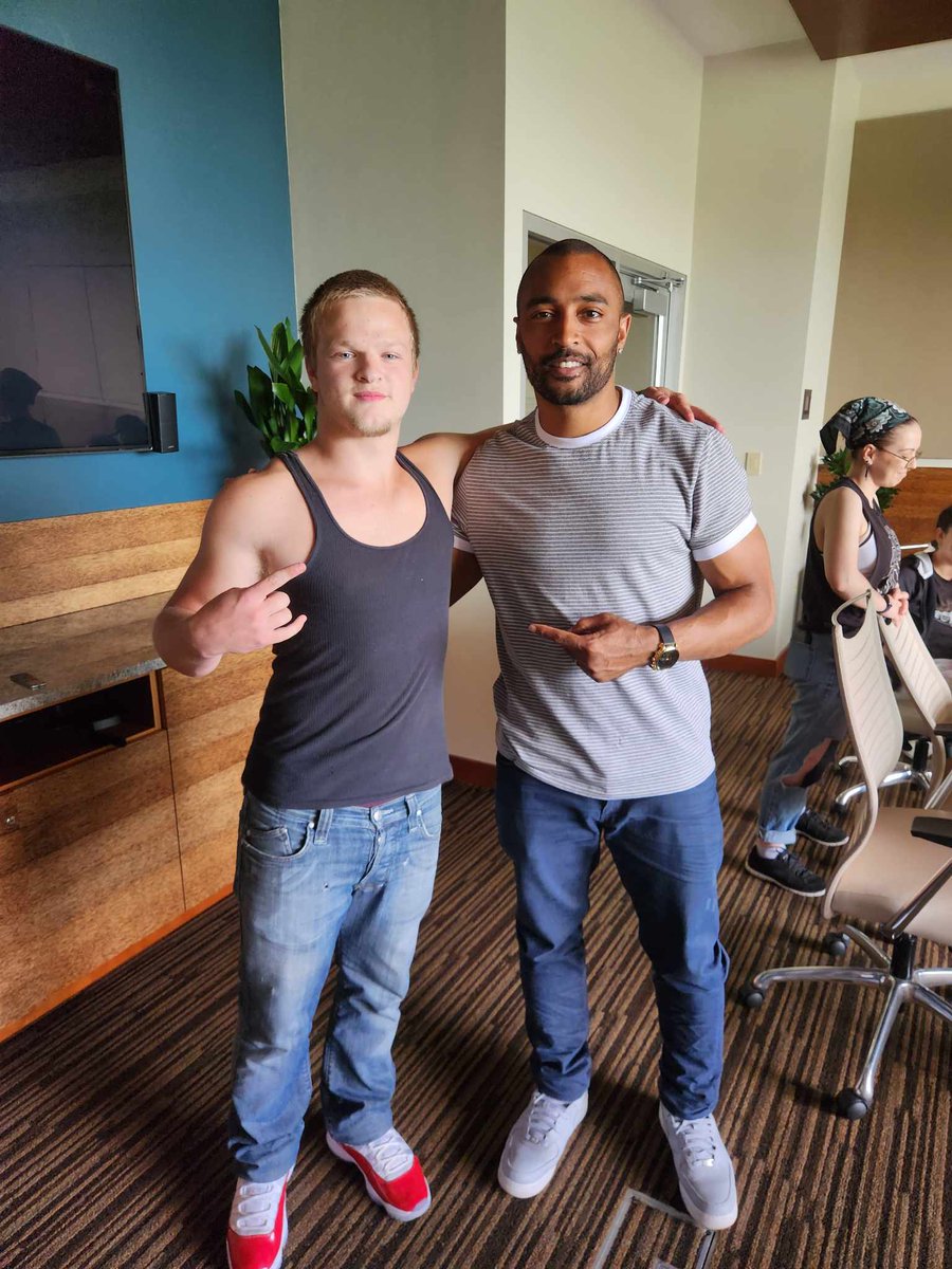 PressentinVon's tweet photo. @DougBaldwinJr https://t.co/n080lWcAWF