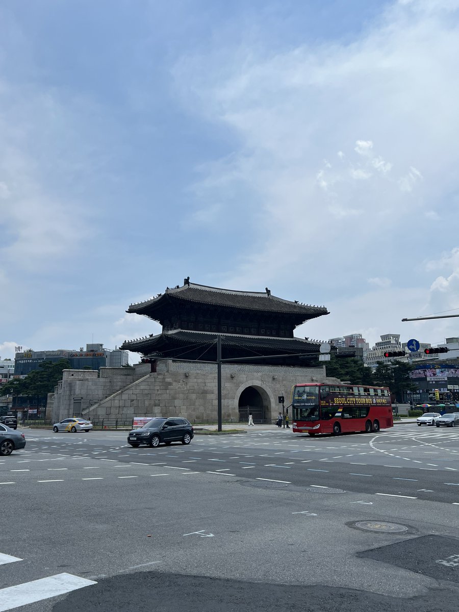 hiro_k_user_jp's tweet photo. #南大門 #梨泰院 #緑莎坪橋
#Nソウルタワー #南山 https://t.co/KT0NOFfTxU