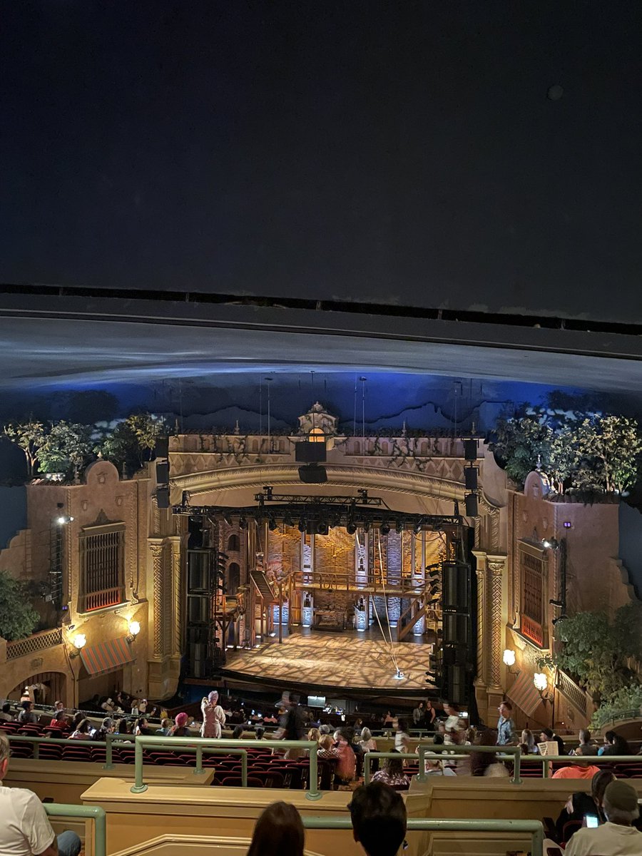 txclapsa's tweet image. It was amazing!! I’d see it 100x more if I could 
#TalkLess #SmileMore