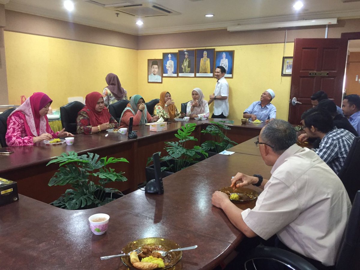 hasdizakaria's tweet photo. Nasi kunyit ke pulut kuning? https://t.co/PZ6cXEDGcP