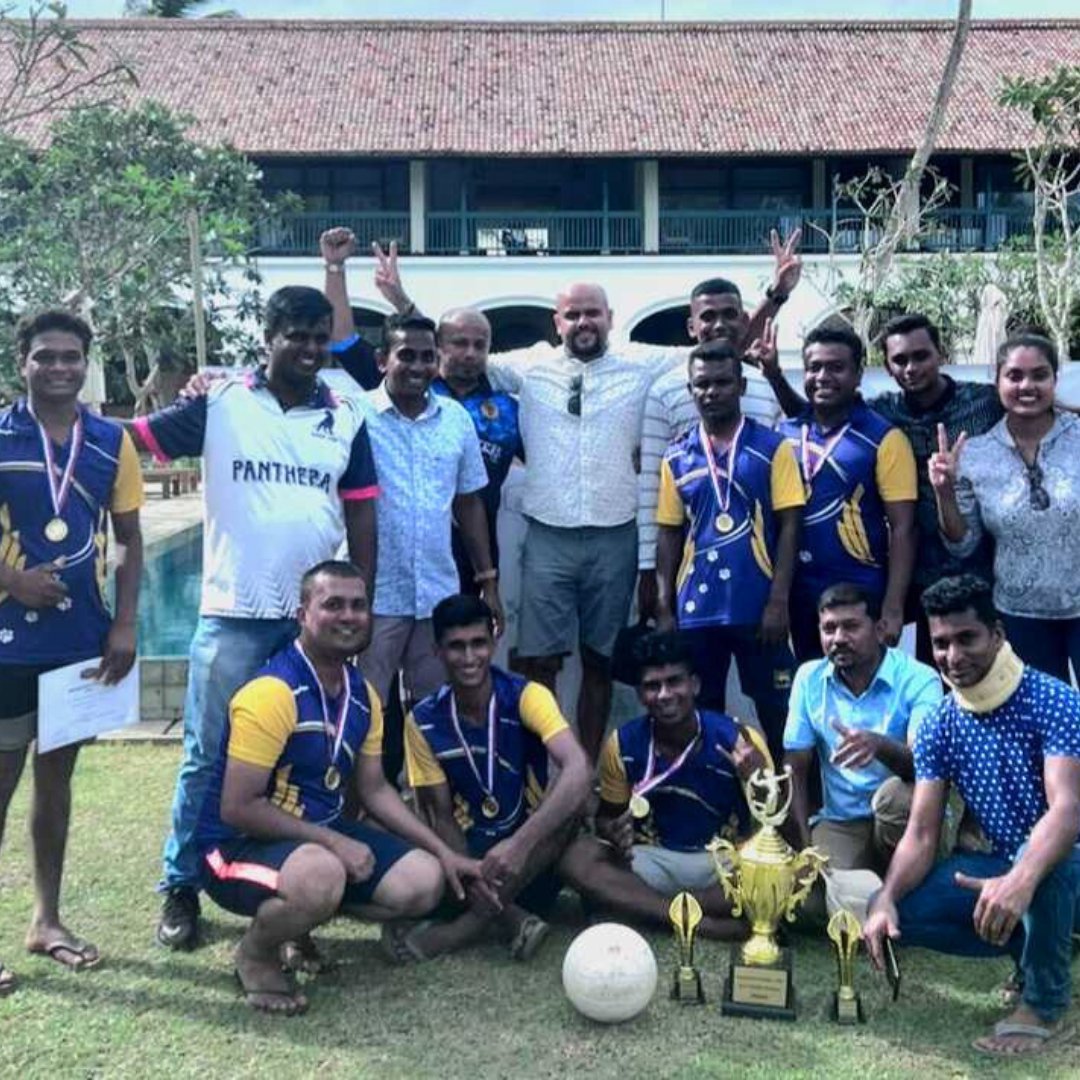 Resplendent Ceylon tweet media