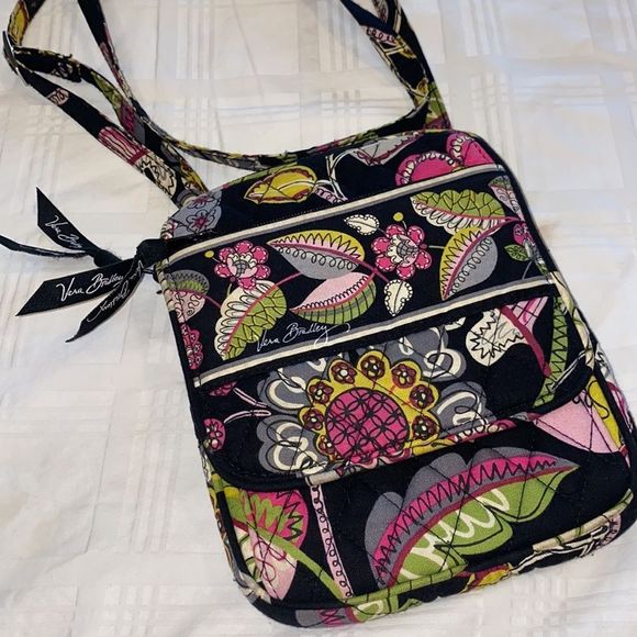 michellep54's tweet photo. So good I had to share! Check out all the items I'm loving on @Poshmarkapp #poshmark #fashion #style #shopmycloset #verabradley #victoriassecret: https://t.co/deVHFouhr9 https://t.co/6CW5eKVmW0