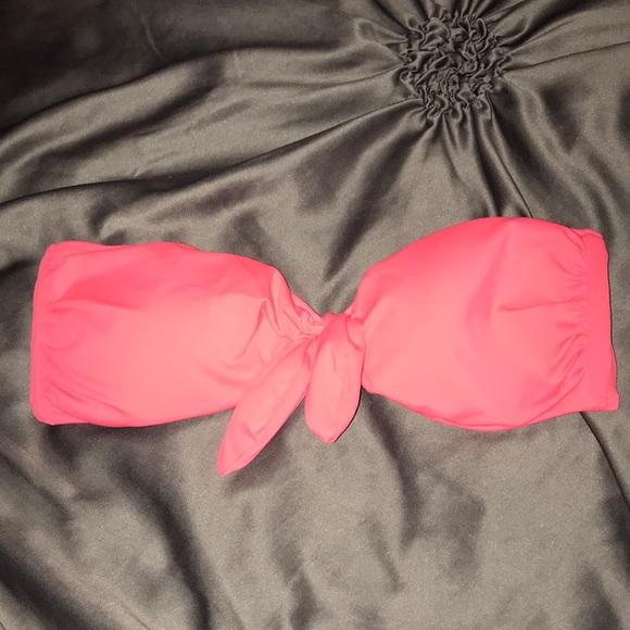 lisanemo98's tweet photo. So good I had to share! Check out all the items I'm loving on @Poshmarkapp #poshmark #fashion #style #shopmycloset #pinkvictoriassecret #mephisto #nike: https://t.co/CeE0uadTqB https://t.co/NtLH0pZQXt