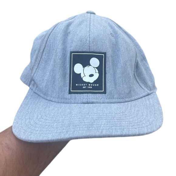 shopnthings's tweet photo. So good I had to share! Check out all the items I'm loving on @Poshmarkapp #poshmark #fashion #style #shopmycloset #disney #fendt: https://t.co/6ZbkTftzYY https://t.co/da4ycvQHez