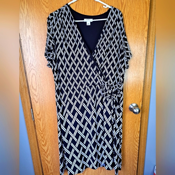 HodgesMichele's tweet photo. So good I had to share! Check out all the items I'm loving on @Poshmarkapp from @colorful_unique @KRose55546 #poshmark #fashion #style #shopmycloset #cato: https://t.co/UIxfdAyqFO https://t.co/FMfq48prMz