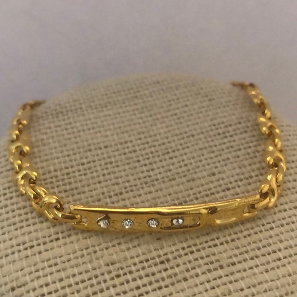 So good I had to share! Check out all the items I'm loving on <a href="/Poshmarkapp/">Poshmark</a> #poshmark #fashion #style #shopmycloset #vintage: posh.mk/0AbKIby2uBb