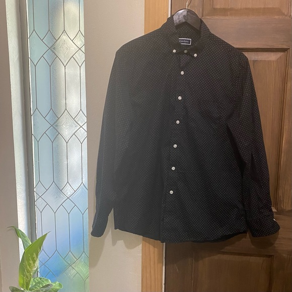 amanda_mucha's tweet photo. So good I had to share! Check out all the items I'm loving on @Poshmarkapp #poshmark #fashion #style #shopmycloset #clubroom #oldnavy #zara: https://t.co/e1YY3xX9y5 https://t.co/E08HyIMeGF