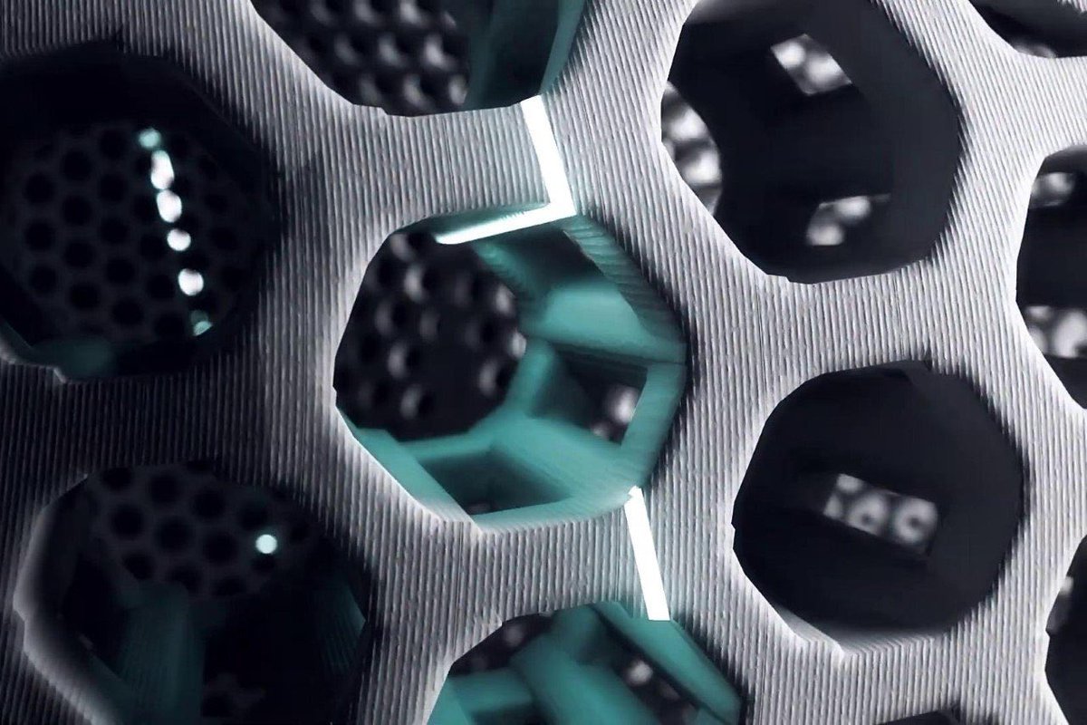 من احدث المنتجات بتقنية الطباعة ثلاثية الابعاد هي كرة سلة خالية من الهواء بثقوب سداسية من انتاج شركة "ويلسون" وجاري اعتمادها فالدوري الامريكي لكرة السلة .