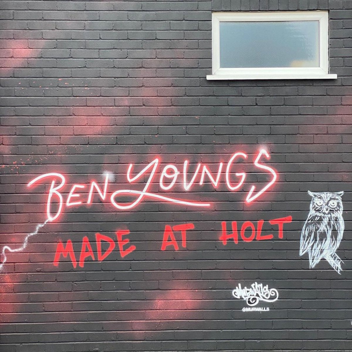 MurWalls's tweet image. 🏉 Ben Youngs. An England legend. Made at Holt!

A mural at the grassroots clubhouse wall where Ben's rugby journey began 🌹

@benyoungs09 is the most capped @englandrugby player of all time. 

#benyoungs #rfu #englandrugby #rugbyunion #rugby #twickenham #record