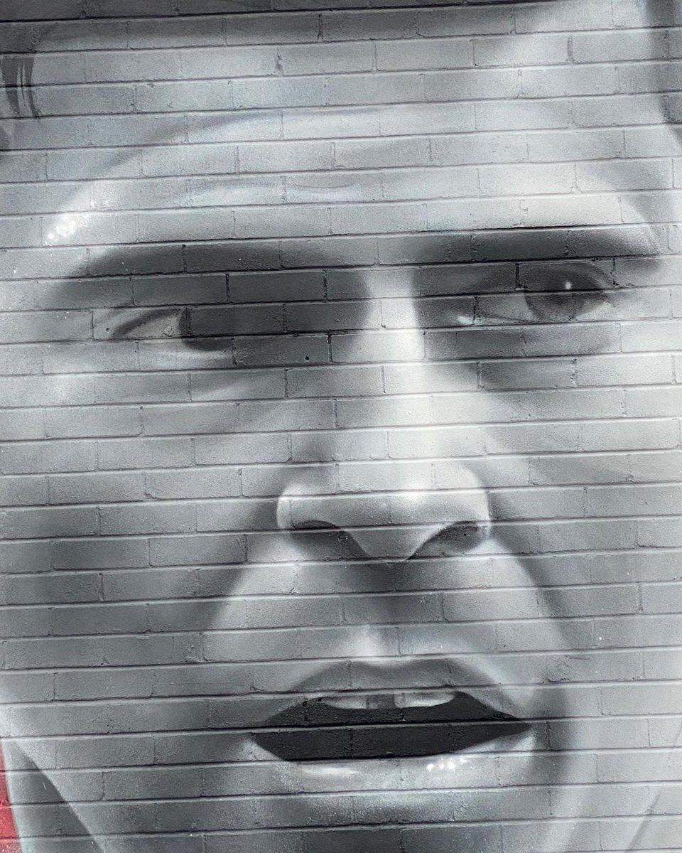 MurWalls's tweet image. 🏉 Ben Youngs. An England legend. Made at Holt!

A mural at the grassroots clubhouse wall where Ben's rugby journey began 🌹

@benyoungs09 is the most capped @englandrugby player of all time. 

#benyoungs #rfu #englandrugby #rugbyunion #rugby #twickenham #record