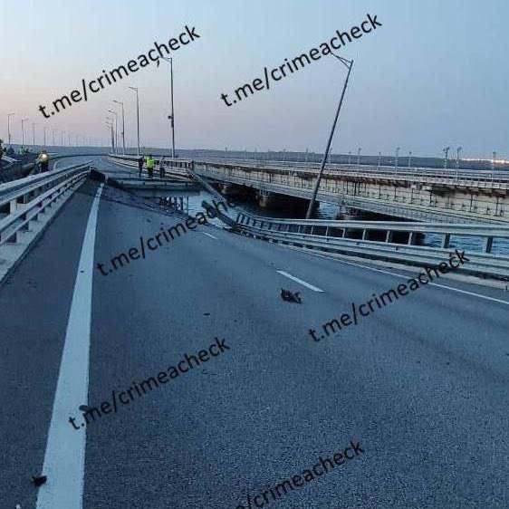ukraine_map's tweet photo. Close up photographs revealing the collapse of a span on the Crimean Bridge, from today on July 17, 2023

The previous time, the Crimean Bridge was damaged causing two spans to collapse in October 2022, it took several months to repair https://t.co/PEu4tD5dP1