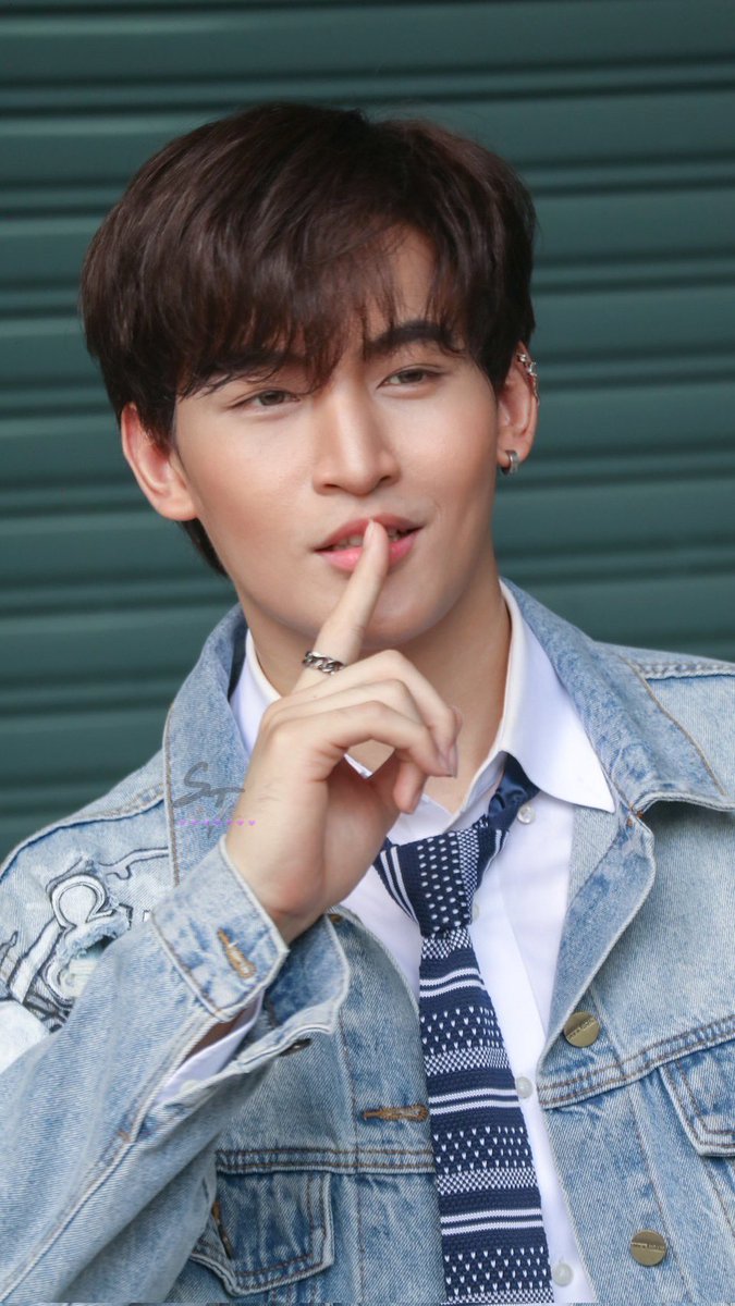 thaich8's tweet photo. หล่อสุดๆตัวพ่อS-NAPคนนี้ “โอห์ม ฐิติวัฒน์ ฤทธิ์ประเสริฐ” เมื่อวานในฐานะแกนนำขวัญใจFCนำทีมน้องใหม่ทั้ง4ฝากเนื้อฝากตัวได้อย่างน่ารัก วันนี้ขโมยรูปจากแฟนๆมาฝากค่ะ #snapproject #snapofficialth #OhmThitiwat #โอห์มฐิติวัฒน์ #โอห์มไง #แพรวทอล์ค #praewtalk2023 #PraewTalk2023xSnapProject https://t.co/ytKOUUwYDS
