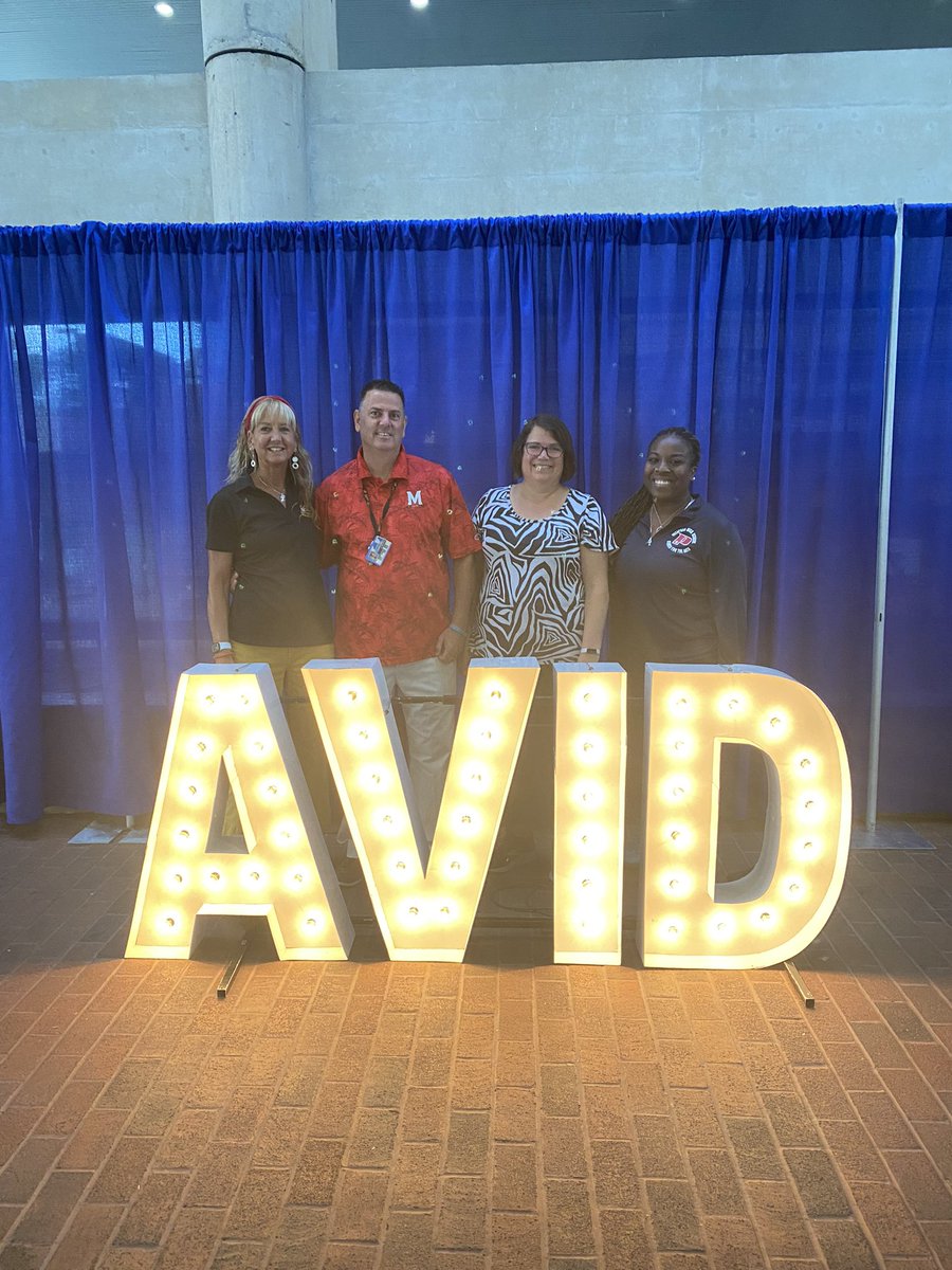 Lori Powers tweet media