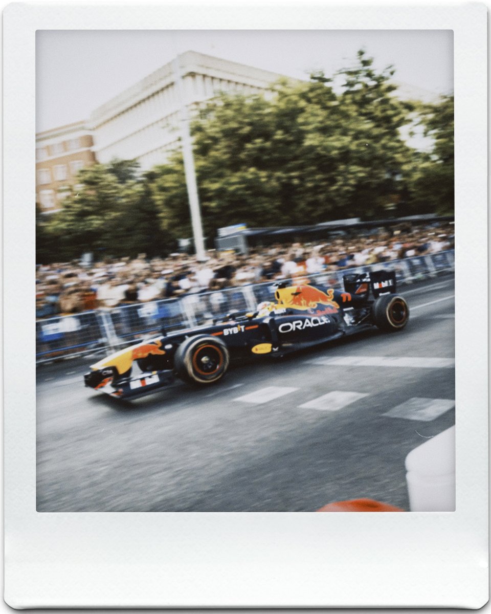 redbullESP's tweet photo. Se me ha metido algo en el ojo en este #RedBullShowRun va hilo tremendo... https://t.co/voAXarPue6