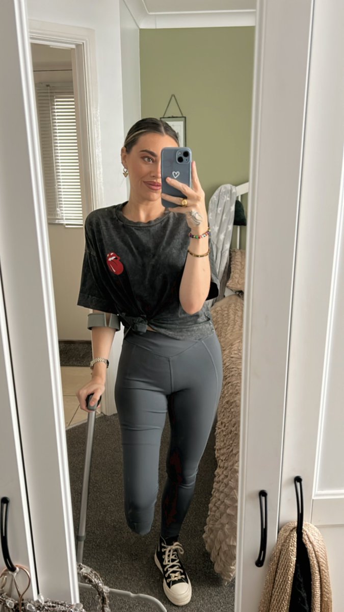 ★LAURA WAKEFIELD★ tweet media