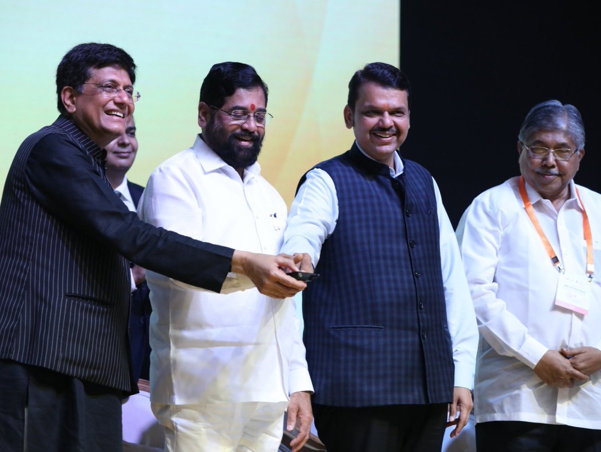 midc_india's tweet photo. Proud moment for MIDC as PM-MITRA Park, Amravati was launched in presence of @CMOMaharashtra @PiyushGoyal @Dev_Fadnavis @DarshanaJardosh @samant_uday @ChDadaPatil &amp; other dignitaries significantly improving state's industrial landscape. #pmmitra is ready to empower textile sector https://t.co/vzPTNJSYbE