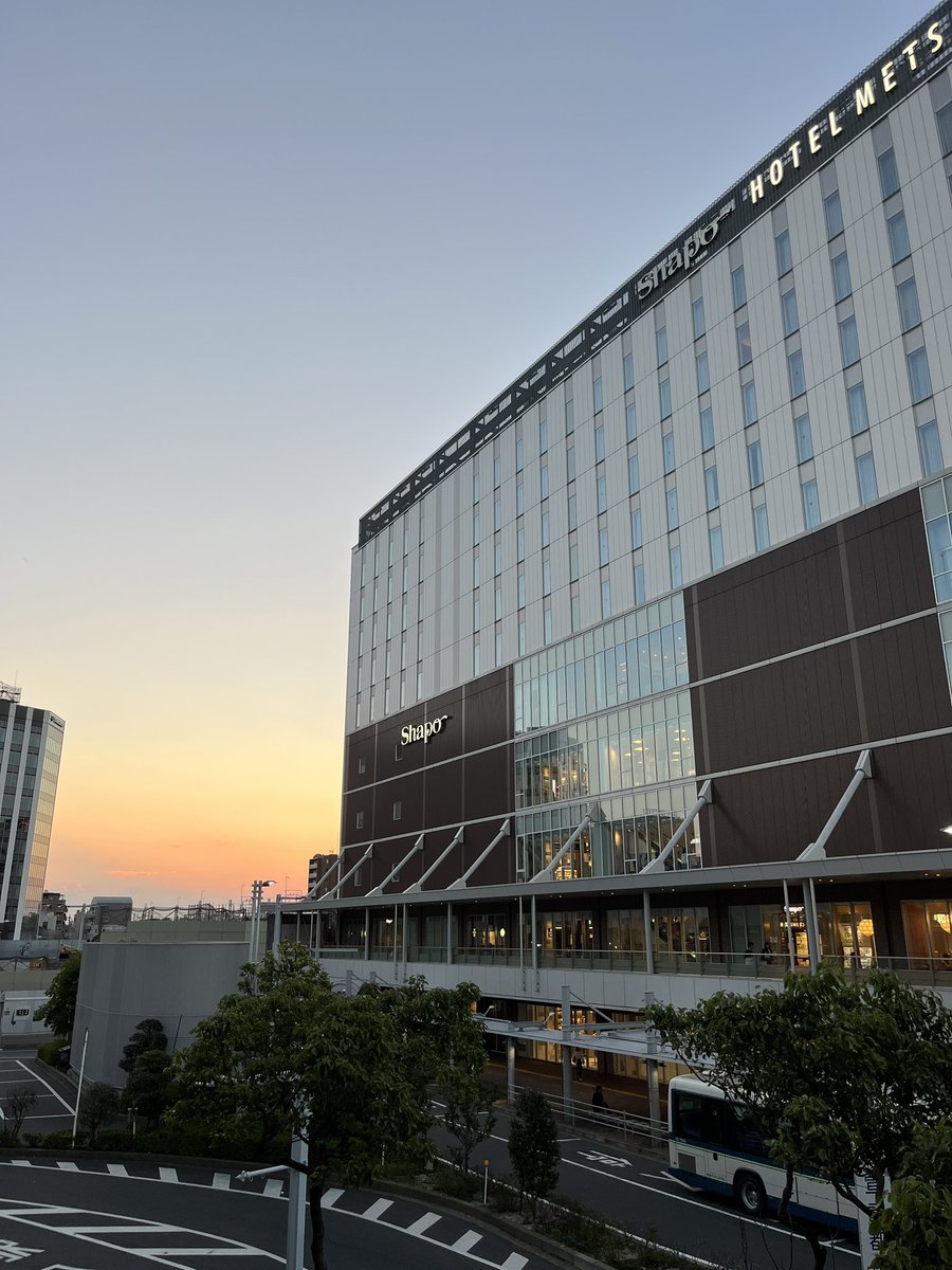 ohhzu's tweet photo. マジックアワーフナバシ https://t.co/2zumWUNJeH