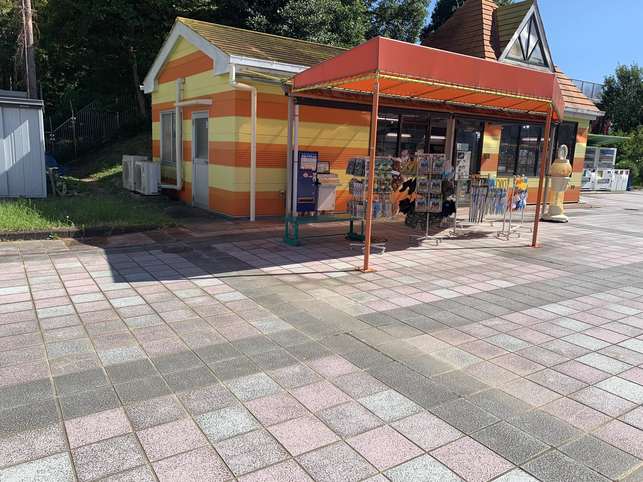 ともち【記念メダル 道案内＆館内マップ】観光地・販売場所2026年 on X