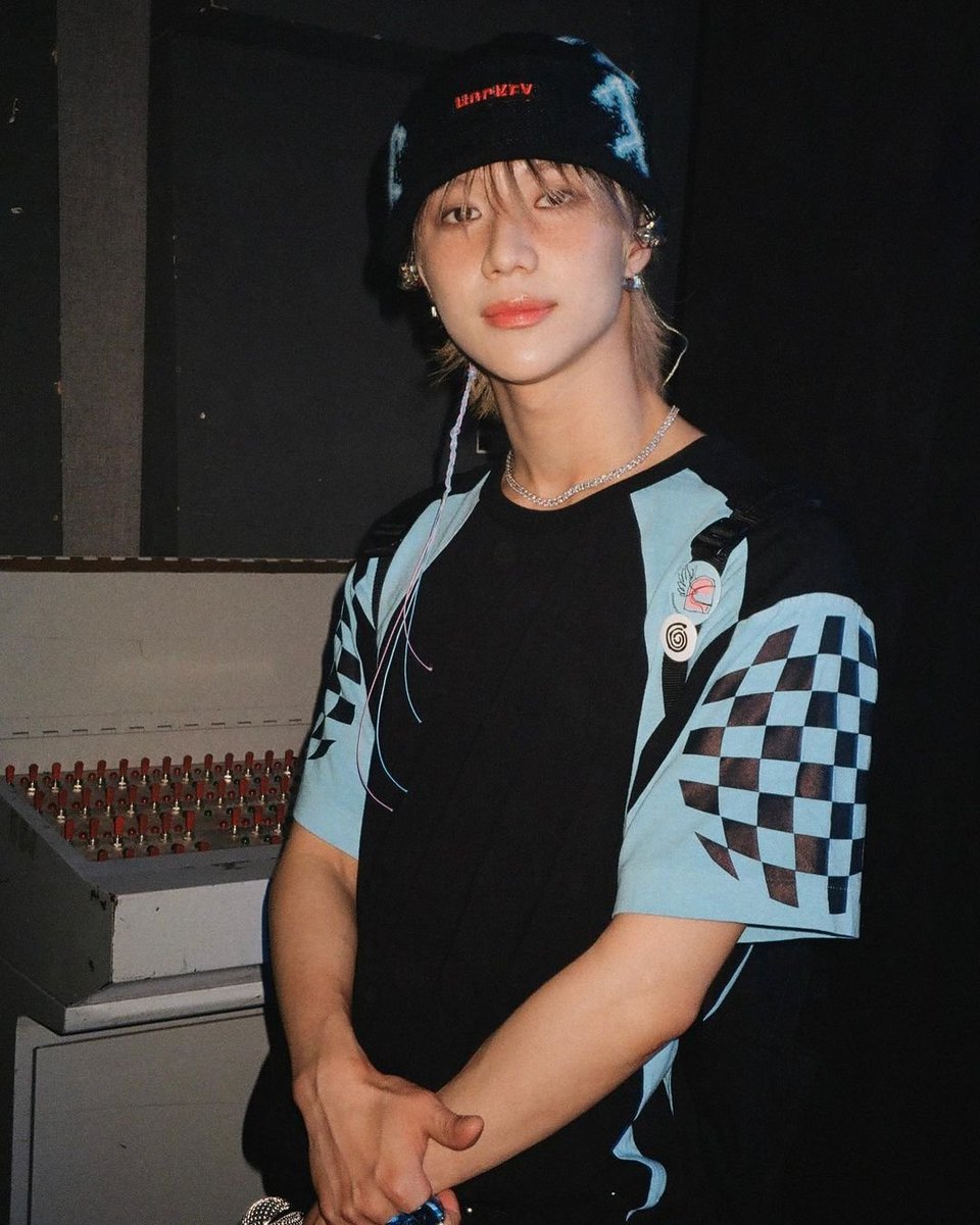 PearlSHINeetr's tweet photo. 230717 Taemin'in dünkü instagram postuna Key yorum yaptı 😂

Influencer edasıyla yorum yapan bir Key ve dümdüz cevap veren bir adet Taemin'in yorumlaşması~😂

#SHINee #KEY #TAEMIN https://t.co/Mm3GM19YPI
