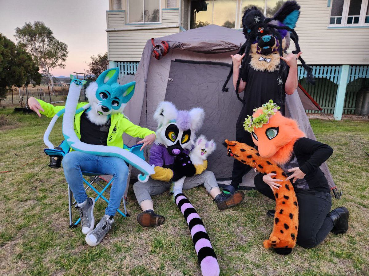 Family camping trip 🏕

Ft: Furby Axion, PeePoo, Truffles and Ugga