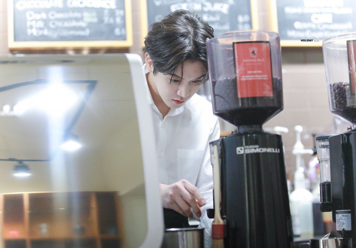 1103holiday's tweet photo. 230715 #렌 #최민기 #REN #レン

이케맨 사장님과의 카페 데이트 타래
천천히 이어집니다... https://t.co/kGAL3He20K