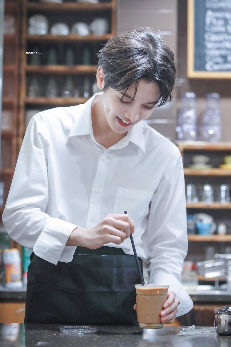 1103holiday's tweet photo. 230715 #렌 #최민기 #REN #レン

이케맨 사장님과의 카페 데이트 타래
천천히 이어집니다... https://t.co/kGAL3He20K