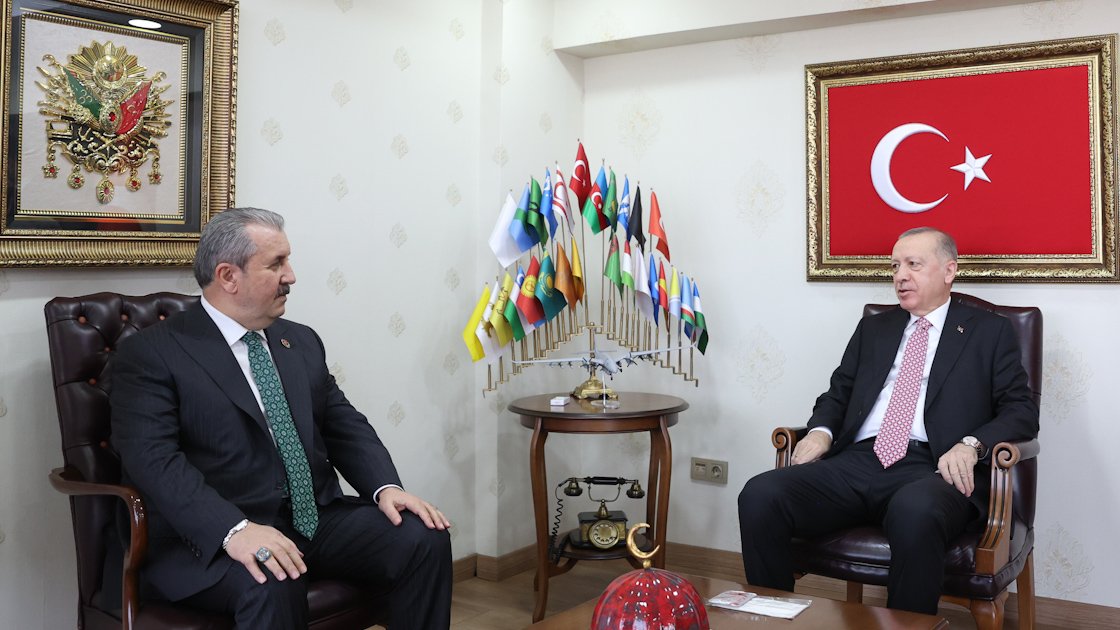 SN. CB'ım <a href="/RTErdogan/">Recep Tayyip Erdoğan</a>🇹🇷
SN. <a href="/bbpgenelmerkez/">BÜYÜK BİRLİK PARTİSİ</a> Genel Başkanı <a href="/Mustafa_Destici/">Mustafa Destici</a> 15 Temmuz da 2022 atanmayan hocalarımızın facia durumunu size arz etti. Önceki Bakan söz, siz ek atama, maliye de bütçe verdi. 
55 bin can size emanet. 
Allah aşkına talimat verin
#DesticiSöyledi2022Reisde